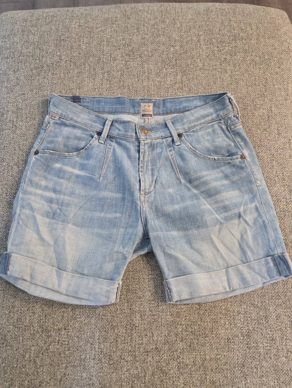 Citizens of Humanity Marlow Cuffed Short Light Wash Blue  Denim Sz 26 Relaxed